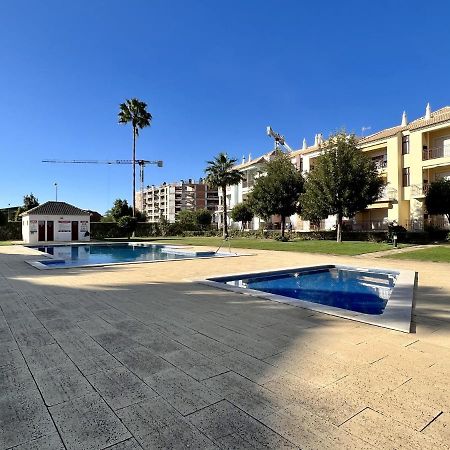 Apartamento Quarteira Elegant With Pool By Homing Exterior foto