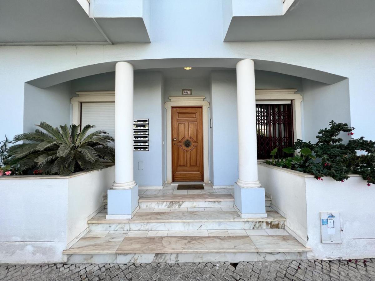 Apartamento Quarteira Elegant With Pool By Homing Exterior foto
