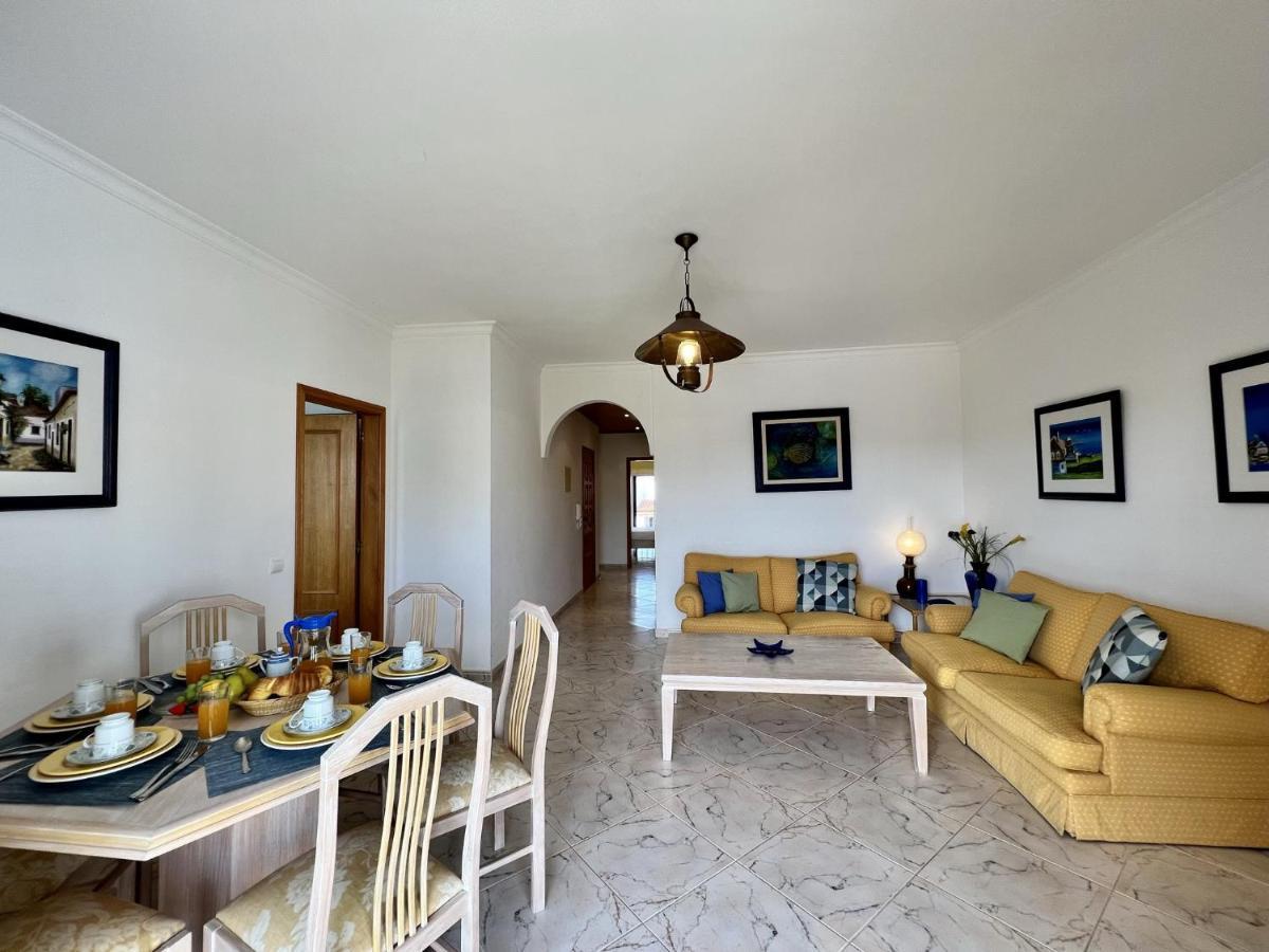 Apartamento Quarteira Elegant With Pool By Homing Exterior foto
