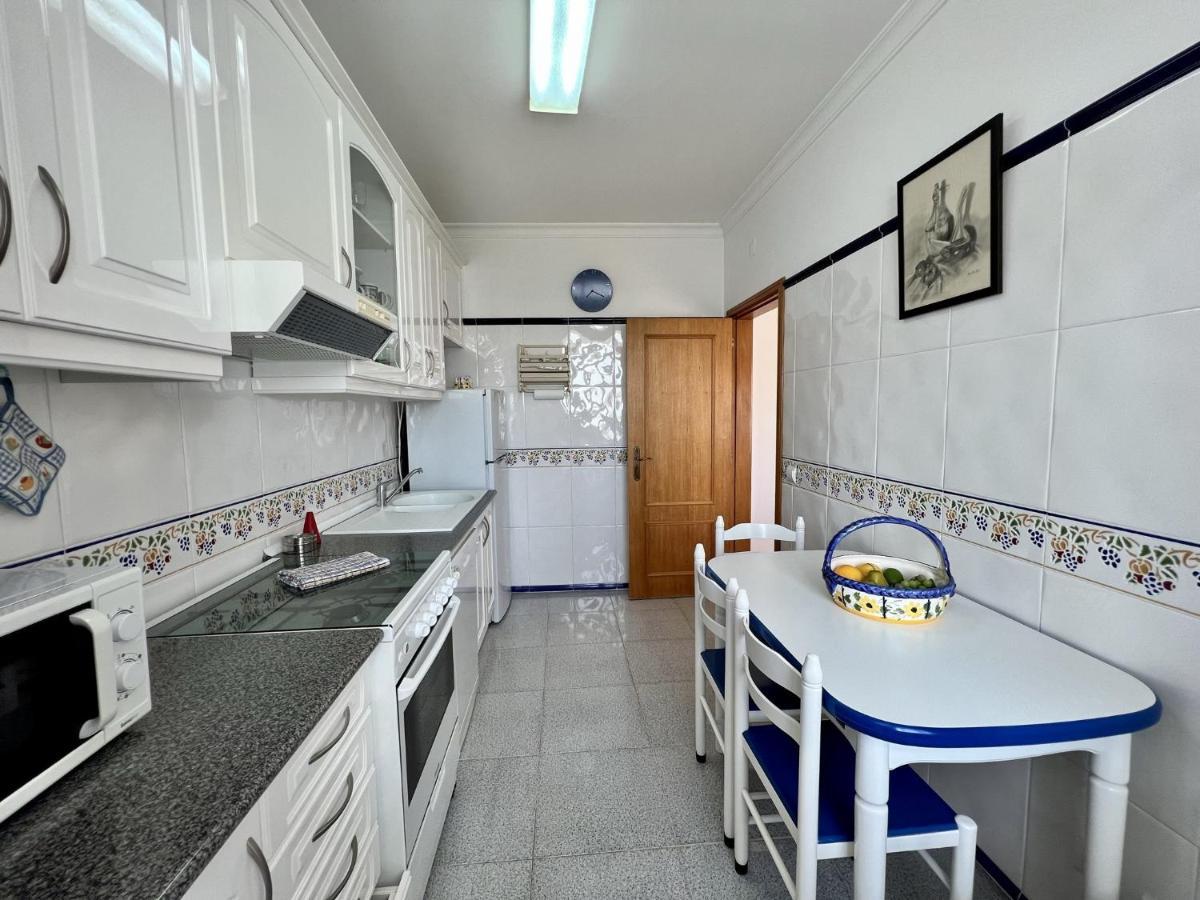 Apartamento Quarteira Elegant With Pool By Homing Exterior foto