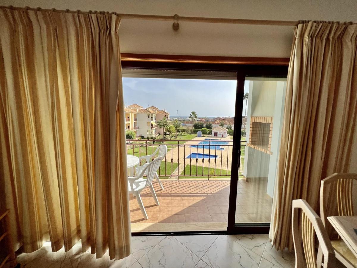 Apartamento Quarteira Elegant With Pool By Homing Exterior foto