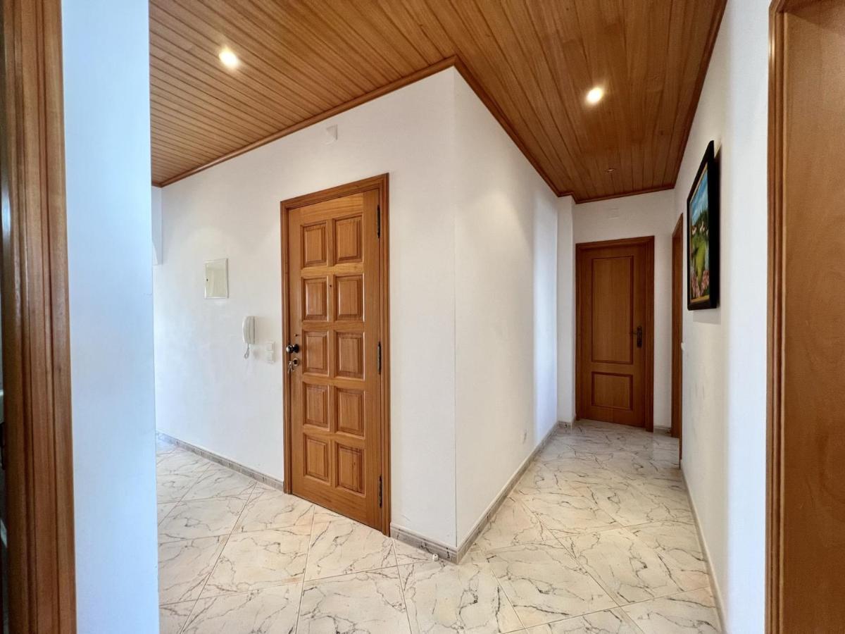 Apartamento Quarteira Elegant With Pool By Homing Exterior foto