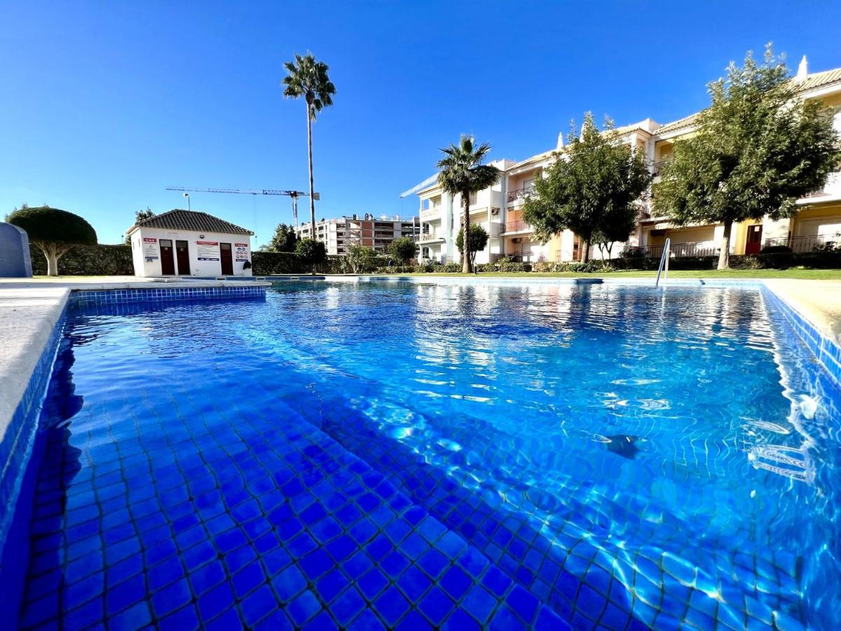 Apartamento Quarteira Elegant With Pool By Homing Exterior foto